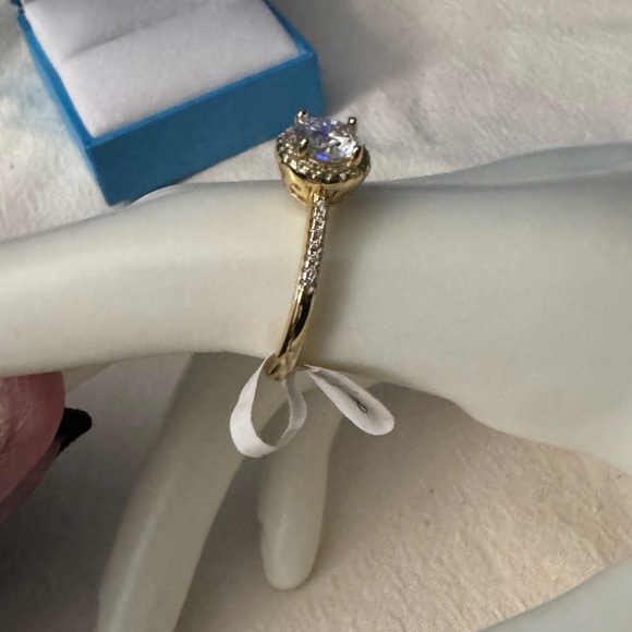 💕New gold and Sterling Silver Sierra Round Cut Moissanite ring. - Picture 4 of 6